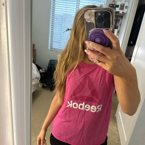 This does not fit me anymore. I wear mostly XS now. Worn approx 3x. - Picture 4 of 5